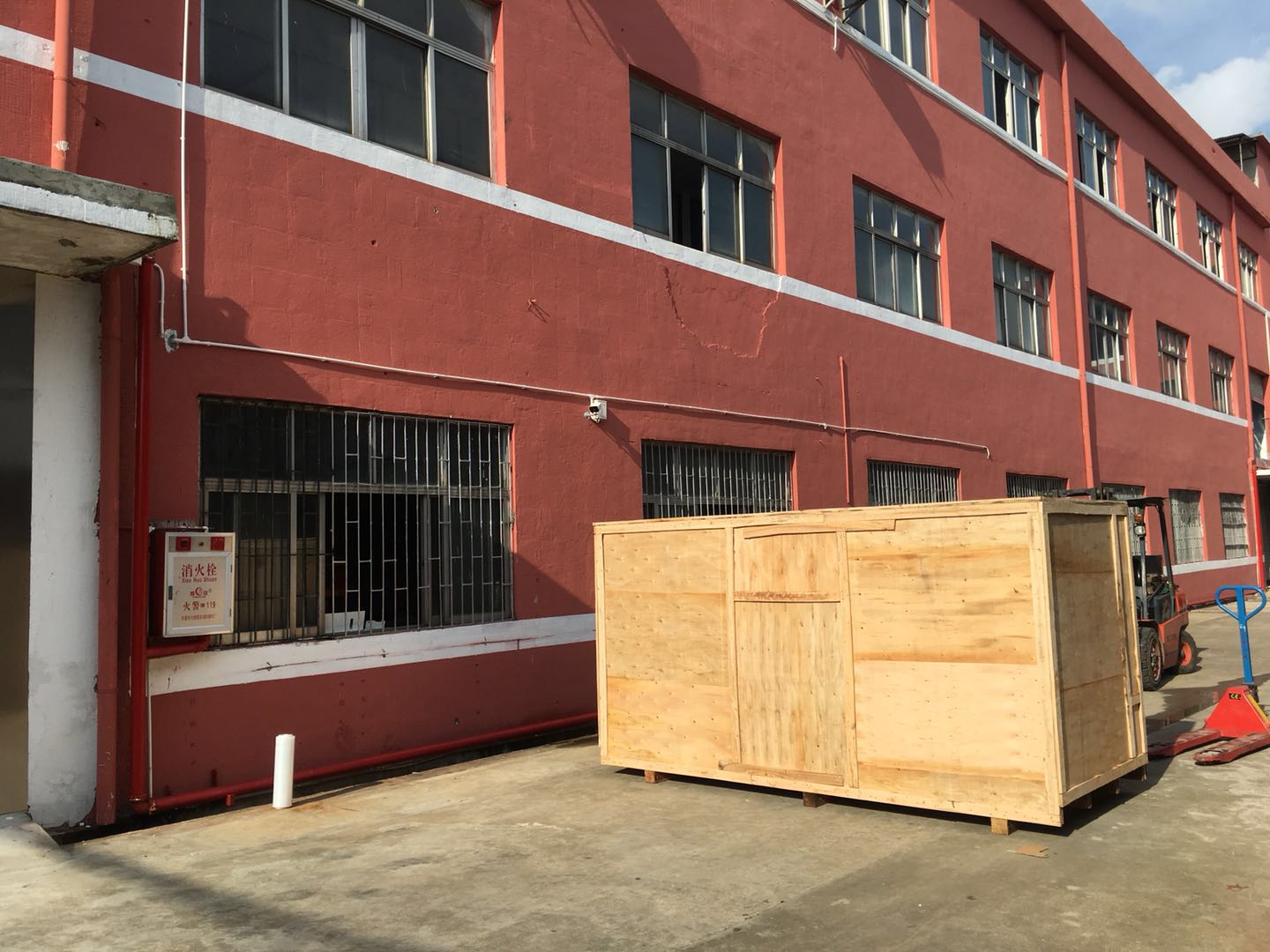 數(shù)控自動(dòng)鉆孔機(jī)出貨山東！